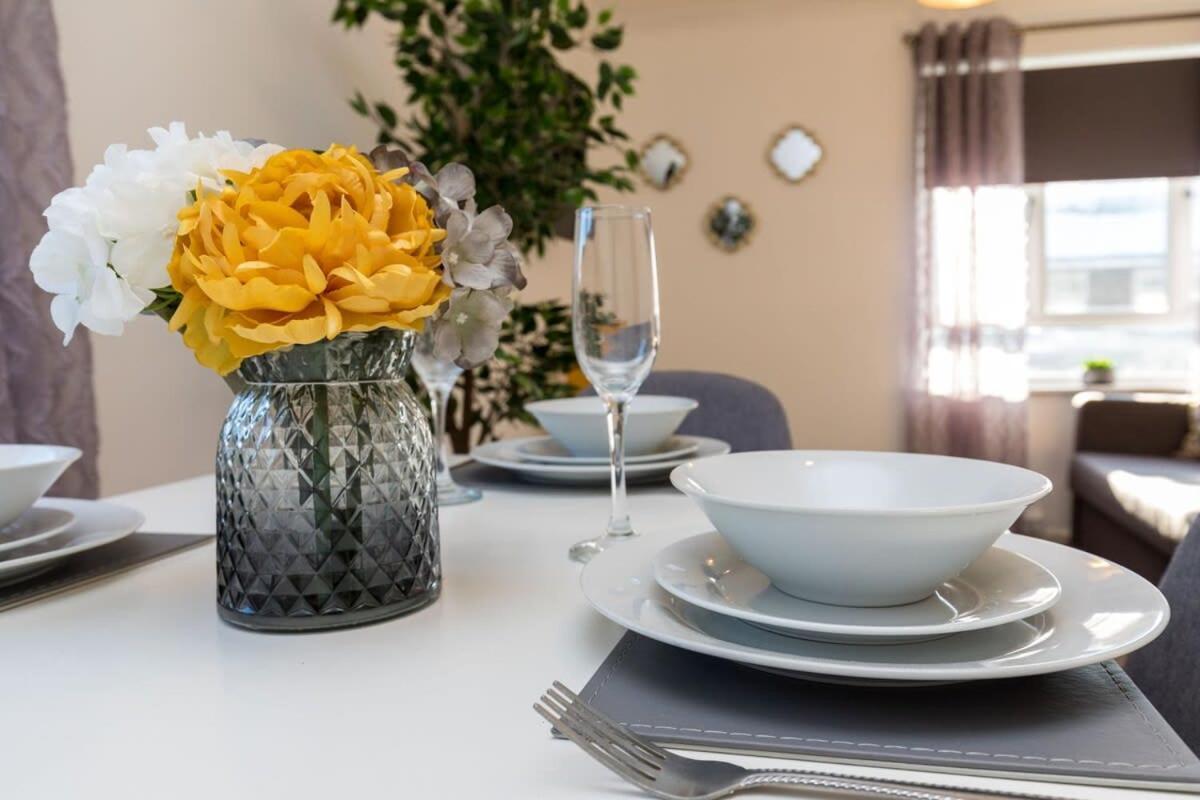 Villa 19A The Broadwalk - Cozy 1Br In The Heart Of Crawley Near Gatwick Airport Great For Contractors And Flight Crew Students Esterno foto