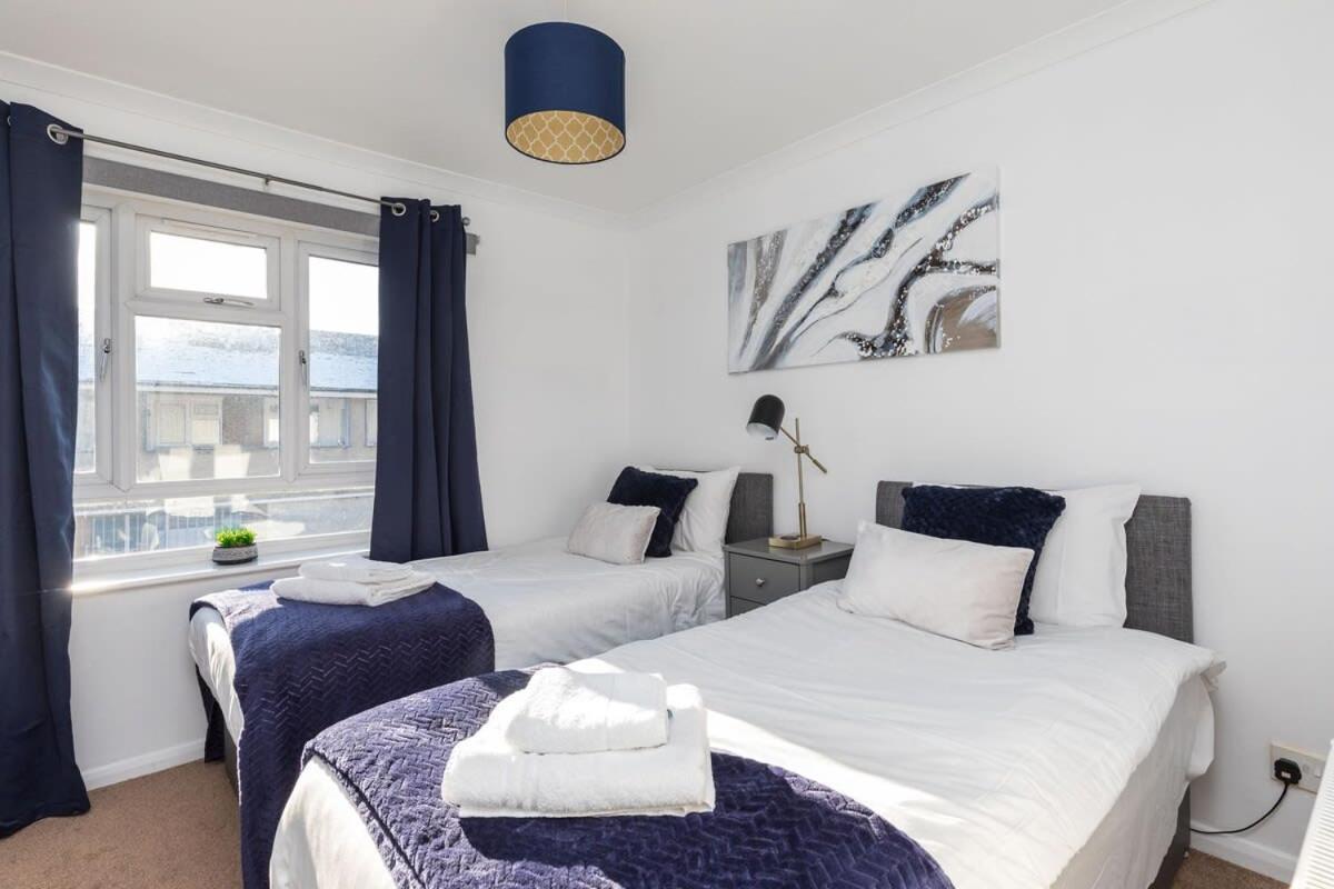 Villa 19A The Broadwalk - Cozy 1Br In The Heart Of Crawley Near Gatwick Airport Great For Contractors And Flight Crew Students Esterno foto